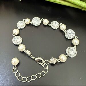 Unsigned Silver-tone Cubic Zirconia CZ Crystal and Faux Pearl Beaded Bracelet